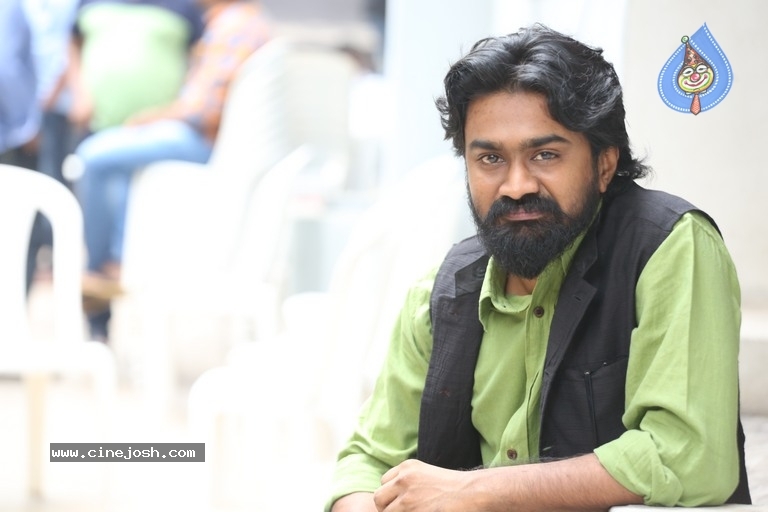 Rahul Ramakrishna Photos - 7 / 14 photos