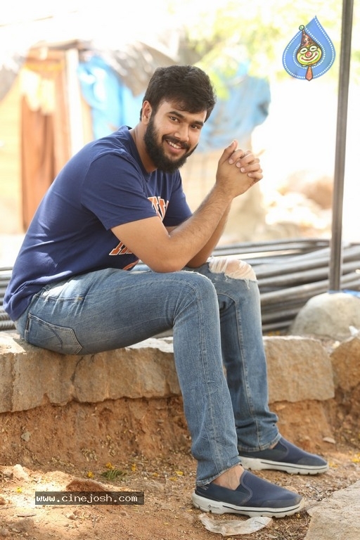 Rahul Vijay Interview Photos - 16 / 21 photos