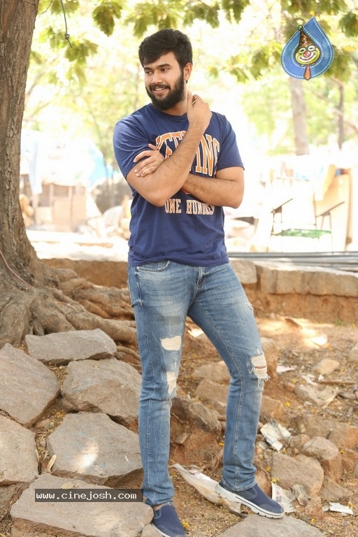 Rahul Vijay Interview Photos - 17 / 21 photos