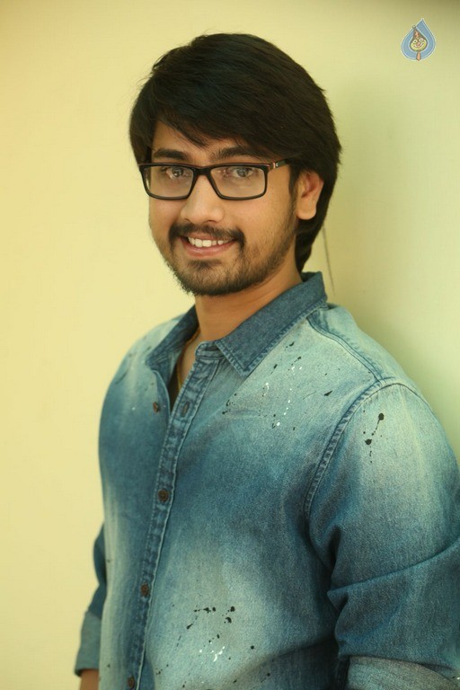 Raj Tarun Interview Photos - 13 / 21 photos