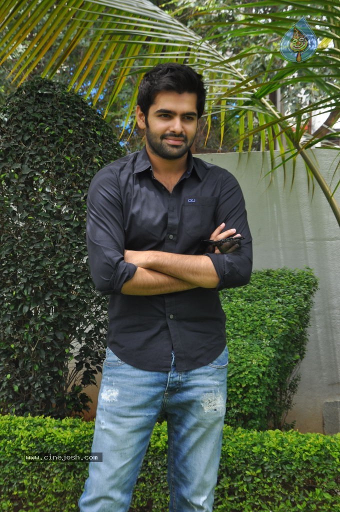Ram Stills - 32 / 55 photos