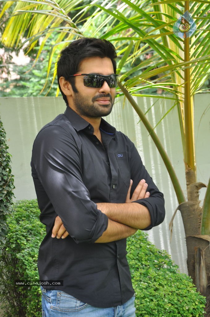 Ram Stills - 41 / 55 photos