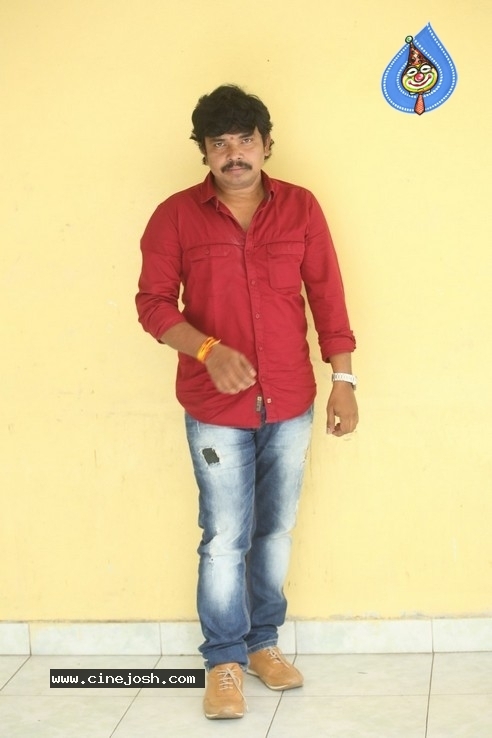 Sampoornesh Babu Interview Pics - 12 / 18 photos