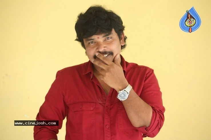 Sampoornesh Babu Interview Pics - 14 / 18 photos