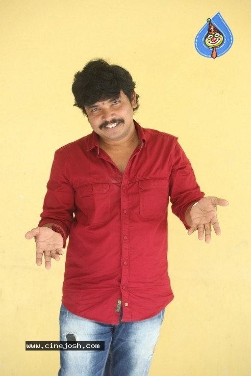 Sampoornesh Babu Interview Pics - 17 / 18 photos