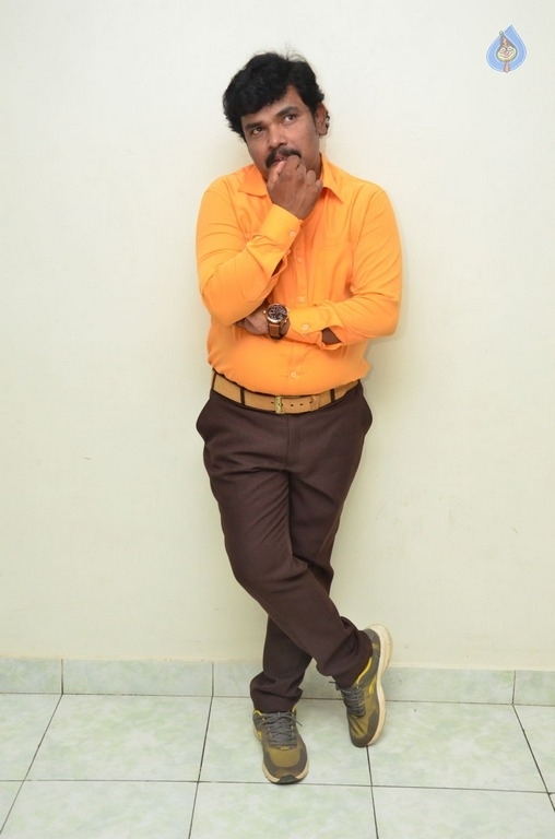 Sampoornesh Babu Photos - 3 / 13 photos