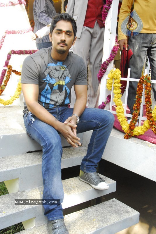 Siddharth Stills - 18 / 19 photos