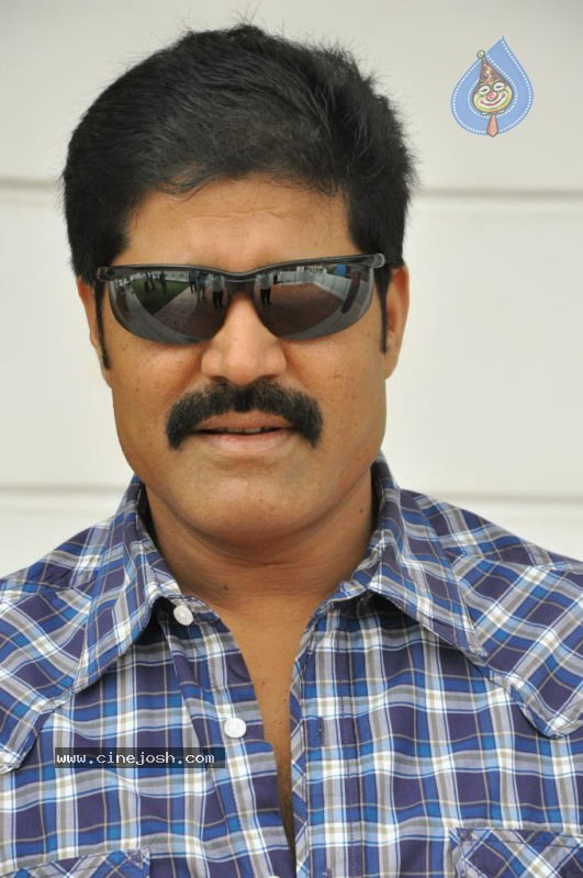 Srihari New Stills - 5 / 28 photos