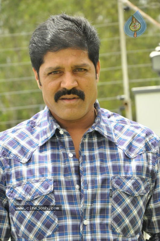 Srihari New Stills - 6 / 28 photos