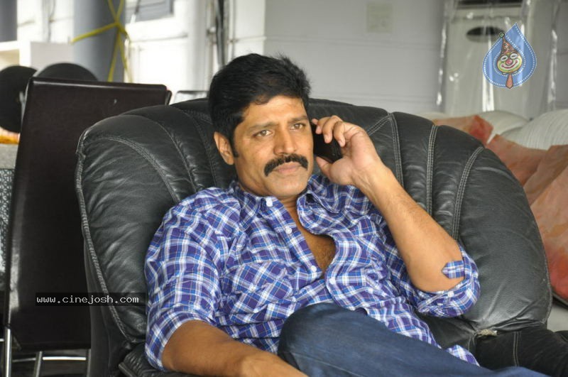 Srihari New Stills - 7 / 28 photos