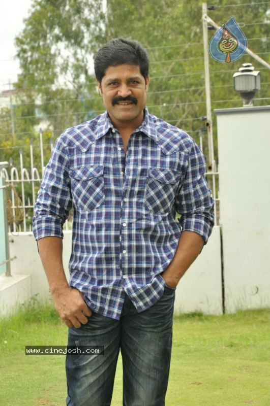 Srihari New Stills - 9 / 28 photos