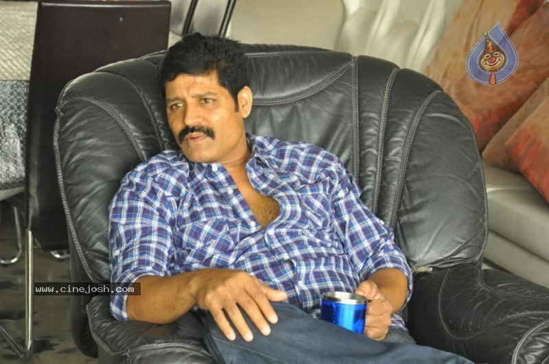 Srihari New Stills - 18 / 28 photos