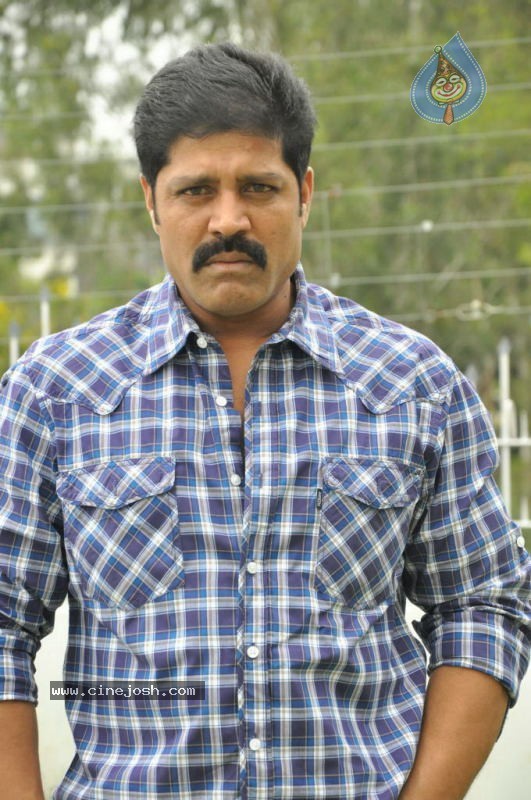 Srihari New Stills - 19 / 28 photos