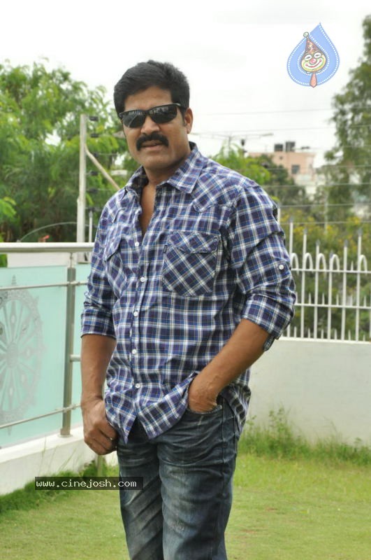 Srihari New Stills - 20 / 28 photos