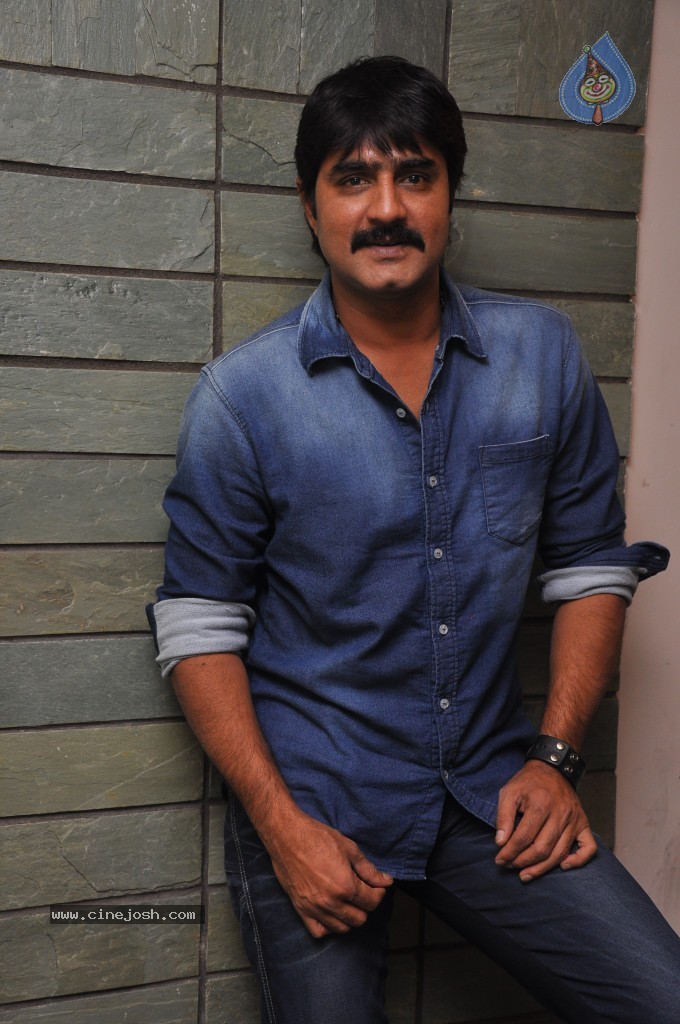 Srikanth New Stills - 16 / 37 photos