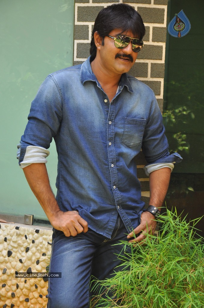 Srikanth New Stills - 20 / 37 photos