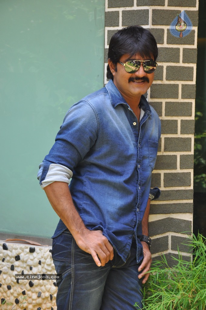 Srikanth New Stills - 23 / 37 photos