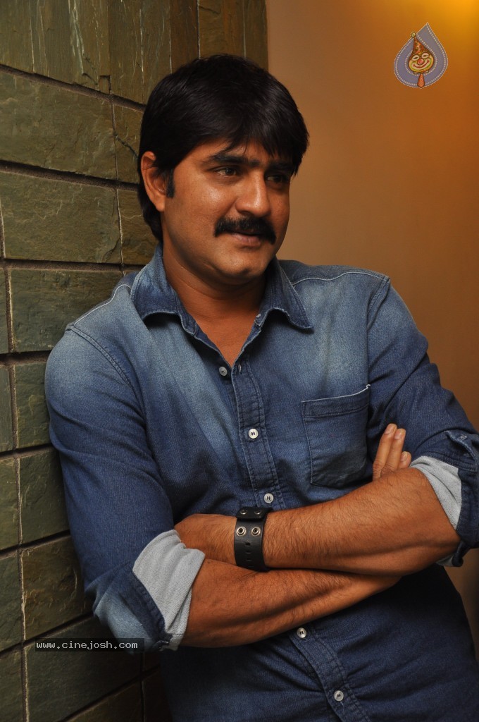 Srikanth New Stills - 31 / 37 photos