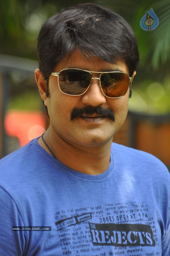 Srikanth New Stills - 14 / 51 photos