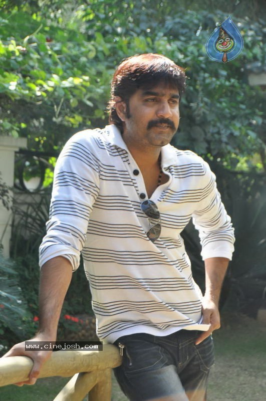 Srikanth Solo Stills - 27 / 40 photos