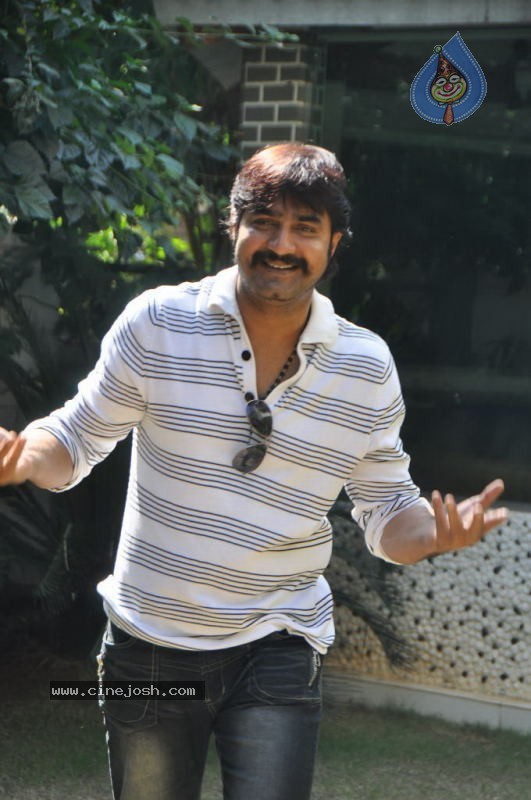 Srikanth Solo Stills - 28 / 40 photos