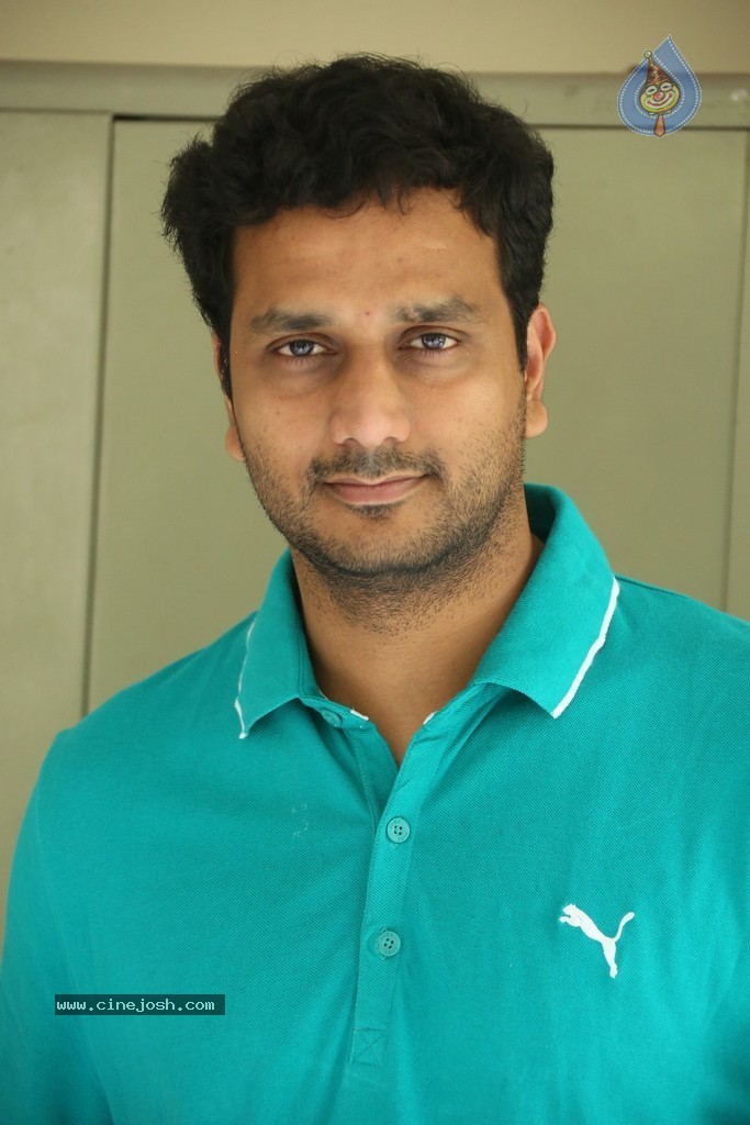 Srini Avasarala Press Meet - 35 / 39 photos