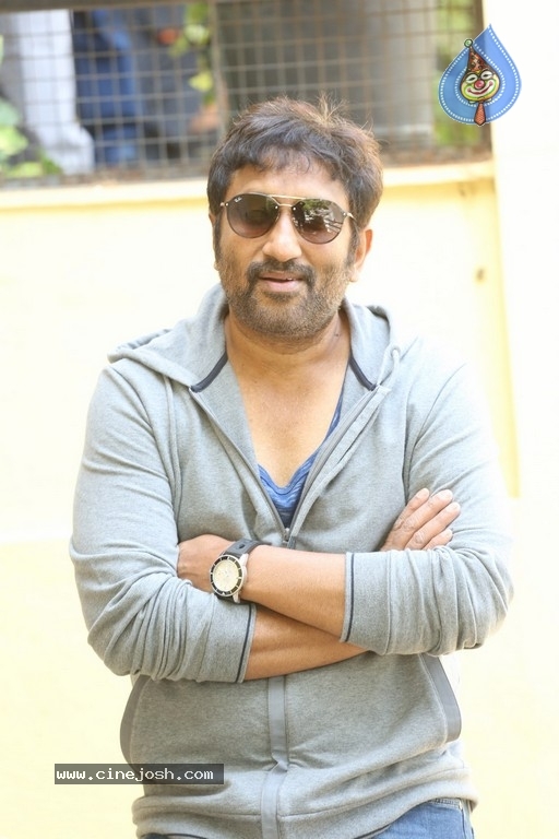 Srinu Vaitla Interview Photos - 14 / 16 photos