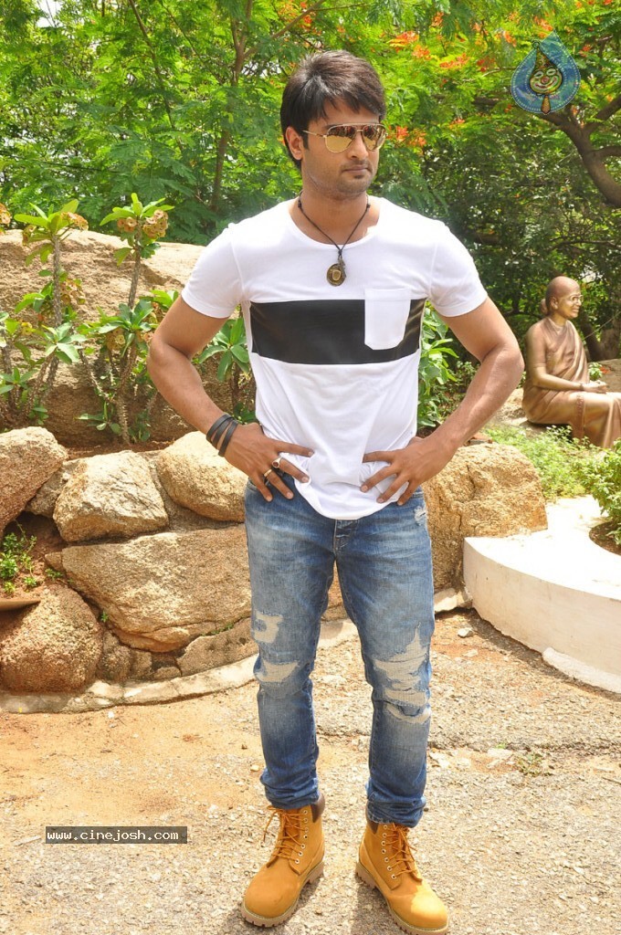 Sudheer Babu New Stills - 24 / 57 photos