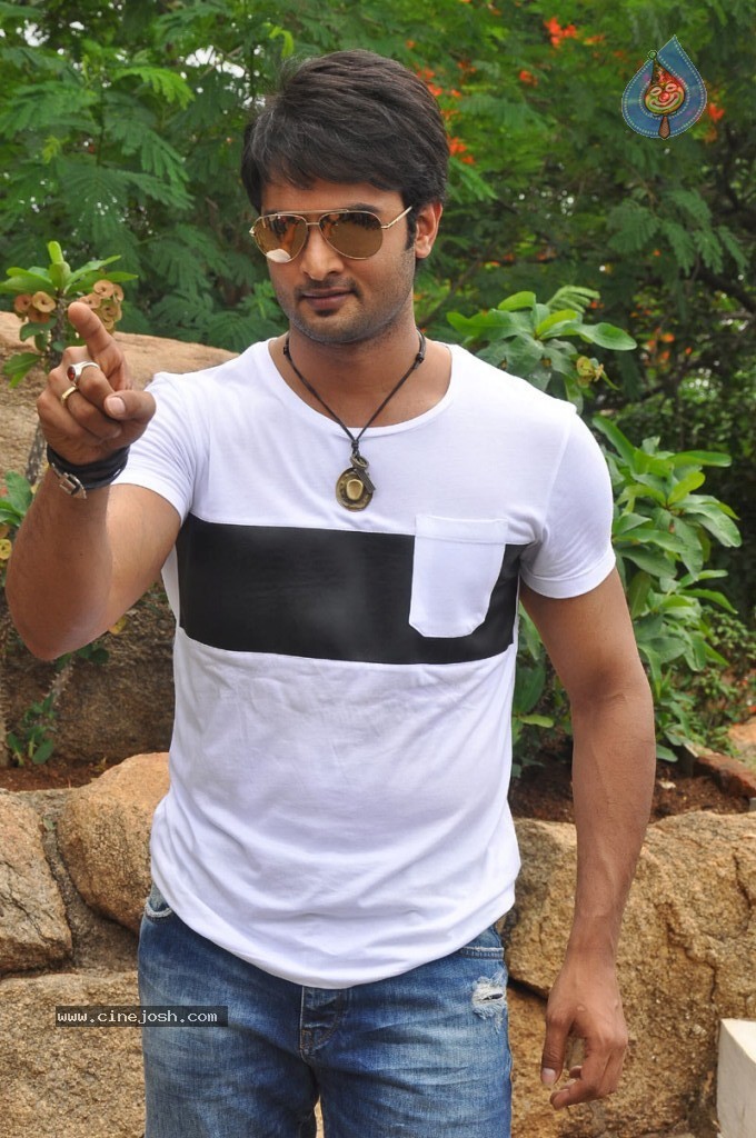 Sudheer Babu New Stills - 29 / 57 photos