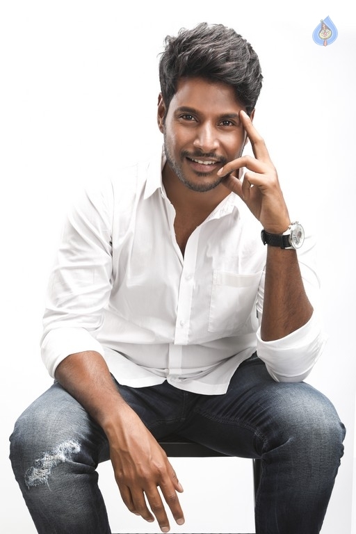 Sundeep Kishan Photo Shoot - 4 / 21 photos