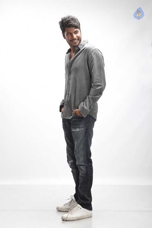 Sundeep Kishan Photo Shoot - 5 / 21 photos