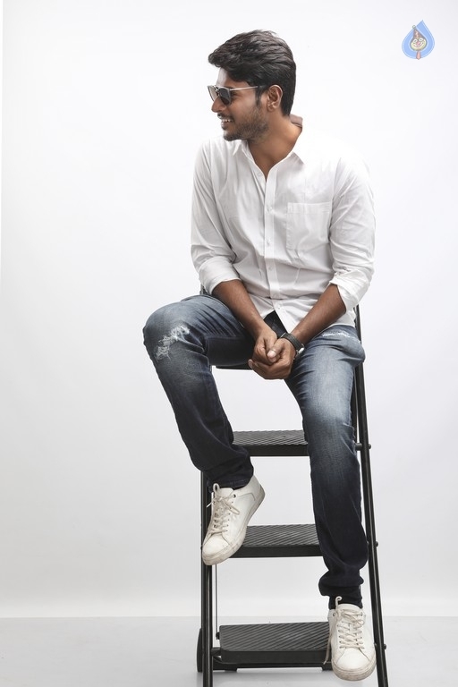 Sundeep Kishan Photo Shoot - 7 / 21 photos