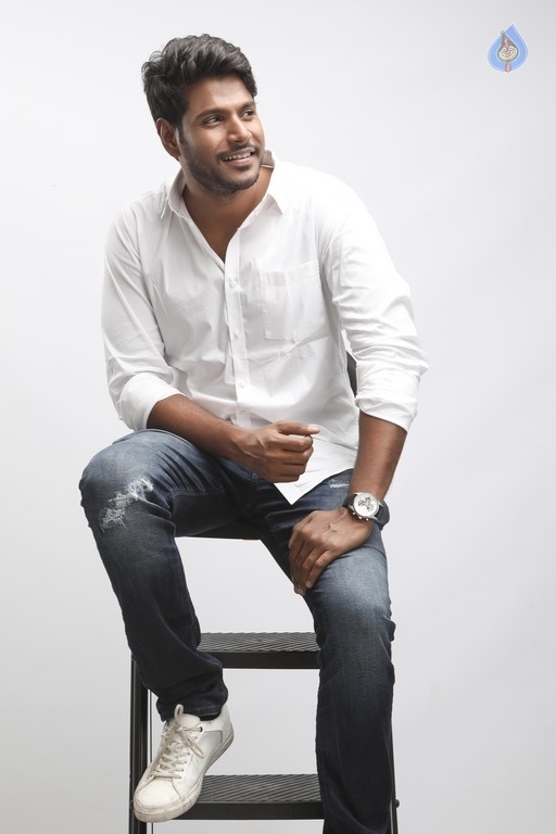 Sundeep Kishan Photo Shoot - 9 / 21 photos