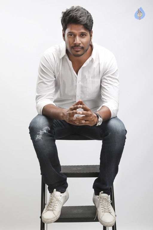 Sundeep Kishan Photo Shoot - 14 / 21 photos