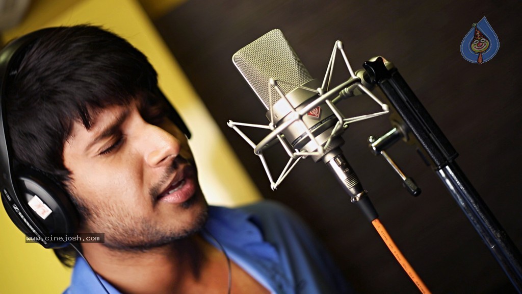 Sundeep Kishan Stills - 1 / 4 photos