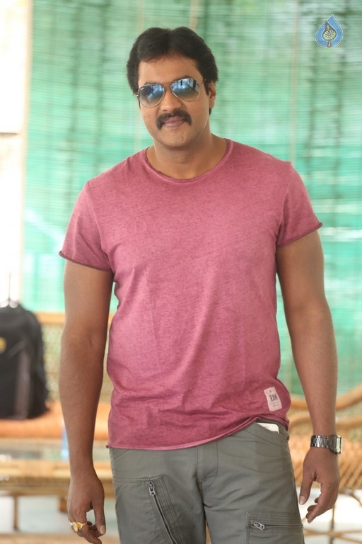 Sunil New Photos - 16 / 21 photos