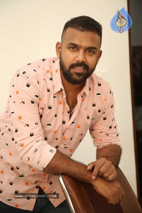 Tharun Bhascker Photos - 17 / 21 photos