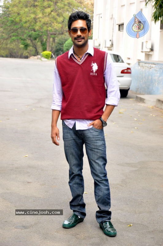 Varun Sandesh Photos - 15 / 27 photos