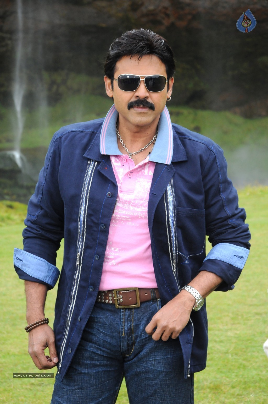 Venkatesh Completes Silver Jubilee Photos - 40 / 139 photos