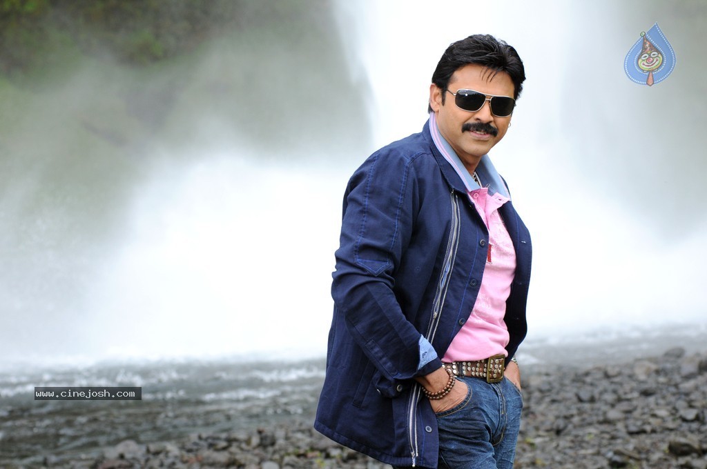 Venkatesh Completes Silver Jubilee Photos - 45 / 139 photos