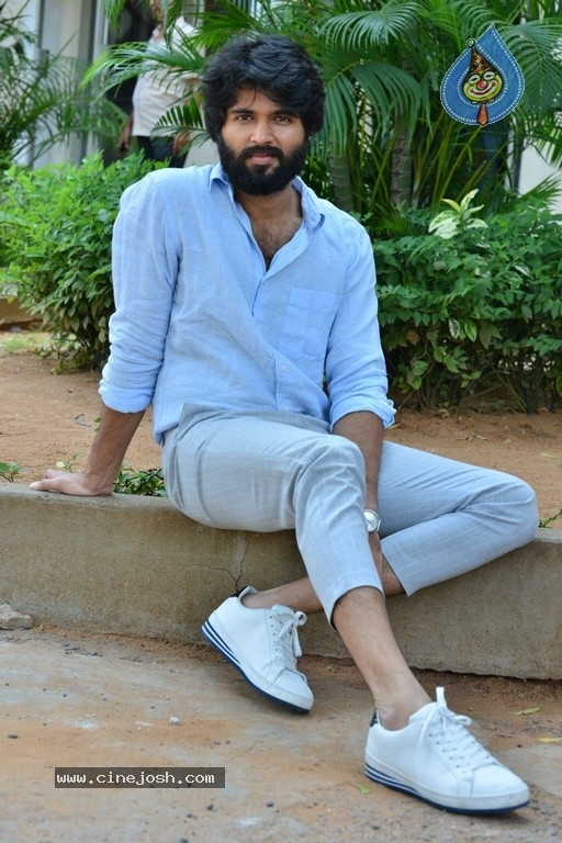 Vijay Devarakonda Interview Photos - 5 / 32 photos