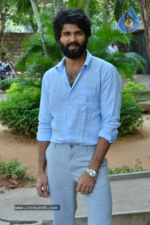 Vijay Devarakonda Interview Photos - 14 / 32 photos
