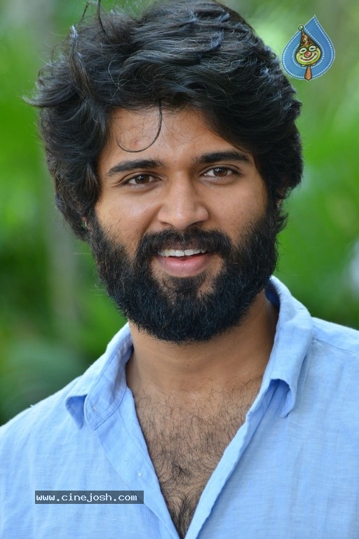 Vijay Devarakonda Interview Photos - 18 / 32 photos