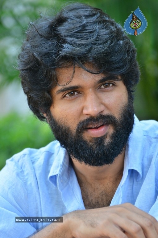 Vijay Devarakonda Interview Photos - 21 / 32 photos