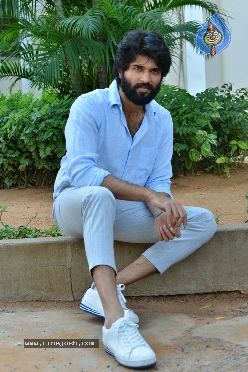 Vijay Devarakonda Interview Photos - 23 / 32 photos