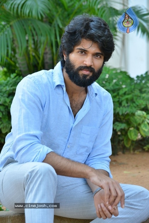 Vijay Devarakonda Interview Photos - 29 / 32 photos