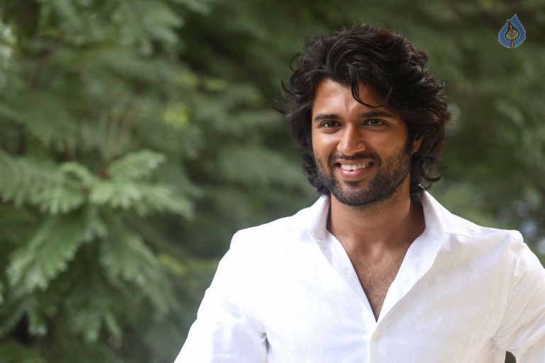 Vijay Devarakonda Photos - 4 / 16 photos