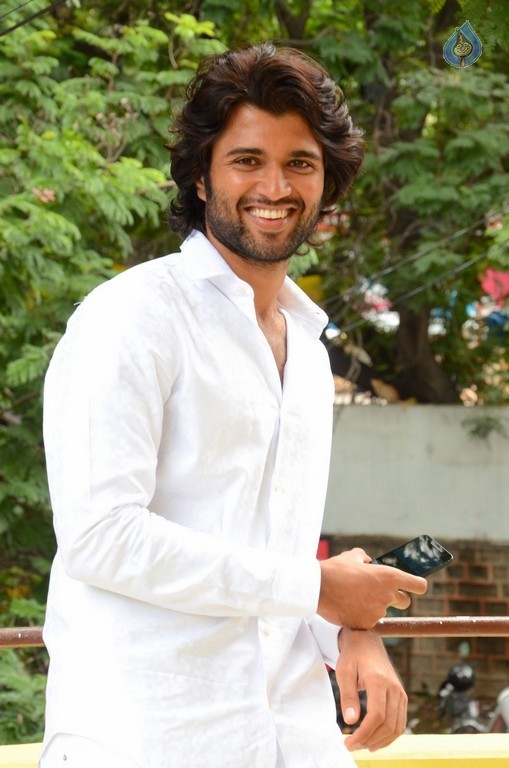 Vijay Devarakonda Photos - 7 / 16 photos