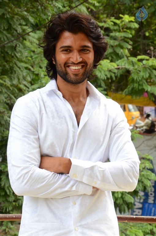 Vijay Devarakonda Photos - 14 / 16 photos