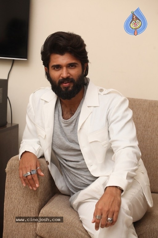 Vijay Devarakonda Photos - 19 / 21 photos